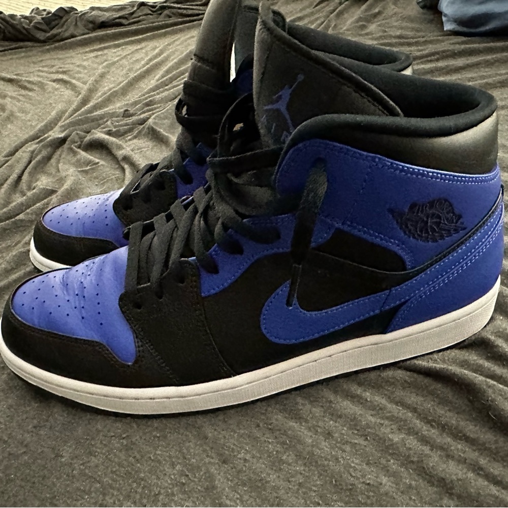 Jordan 1 Mid - Royal Blue (Size 13)